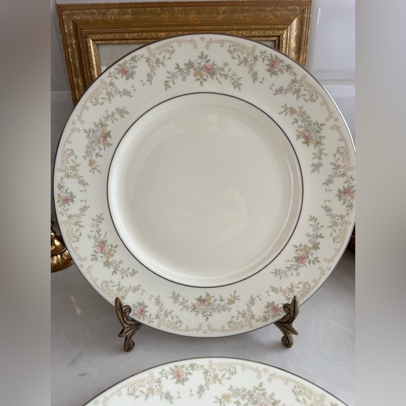 Vintage ROYAL DOULTON The Romance Collection DIANA Dinner Plates Set of 4